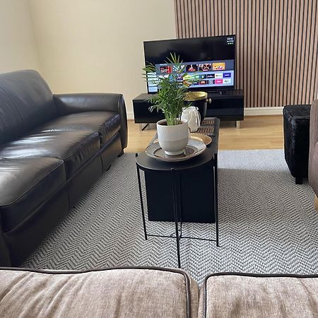 2-Bed Apartment - Sleeps 4 - Street Parking - Wifi Mánchester Exterior foto