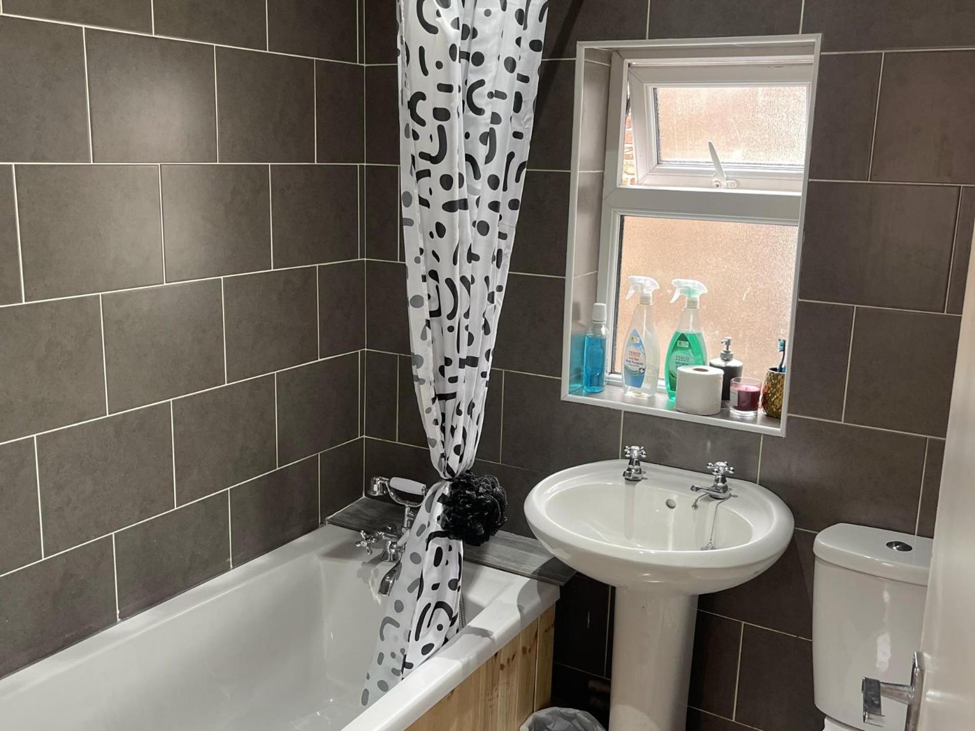 2-Bed Apartment - Sleeps 4 - Street Parking - Wifi Mánchester Exterior foto