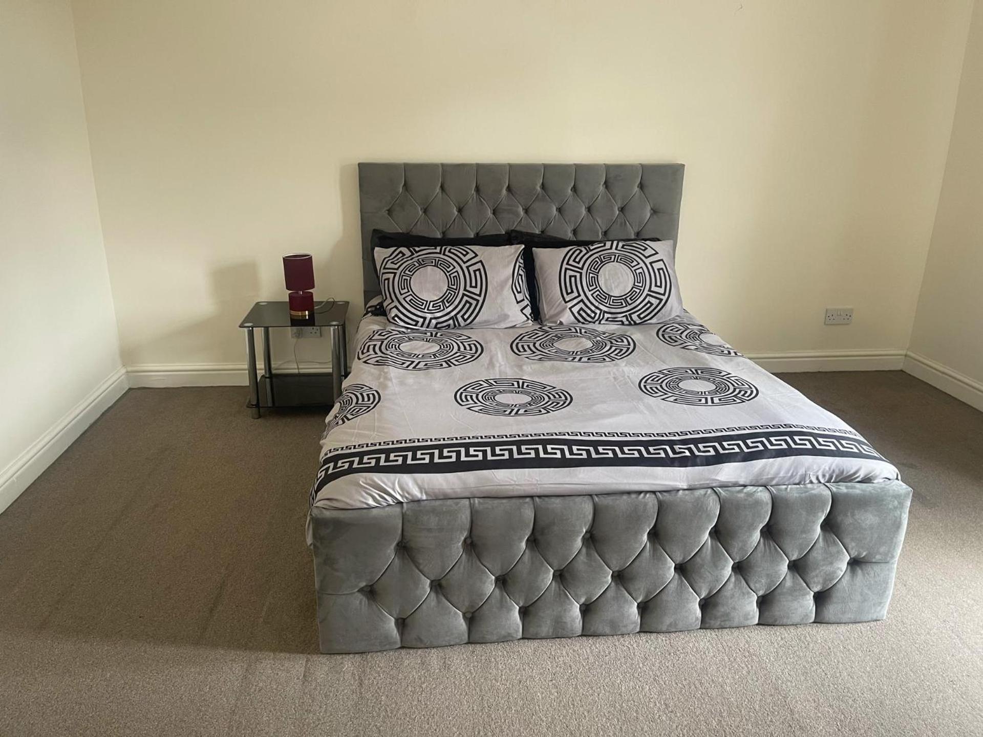 2-Bed Apartment - Sleeps 4 - Street Parking - Wifi Mánchester Exterior foto